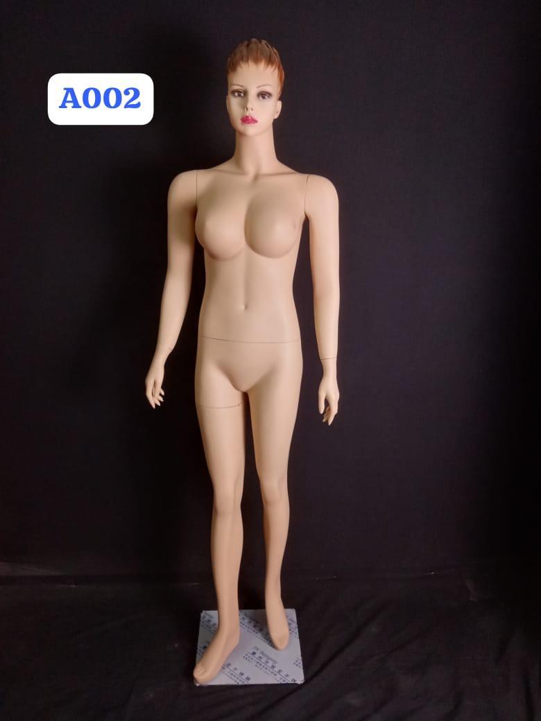 MANEQUIN FEMME AVEC CHEVEAUX PLASTIQUE SKIN SUPPORT METALIQUE A002