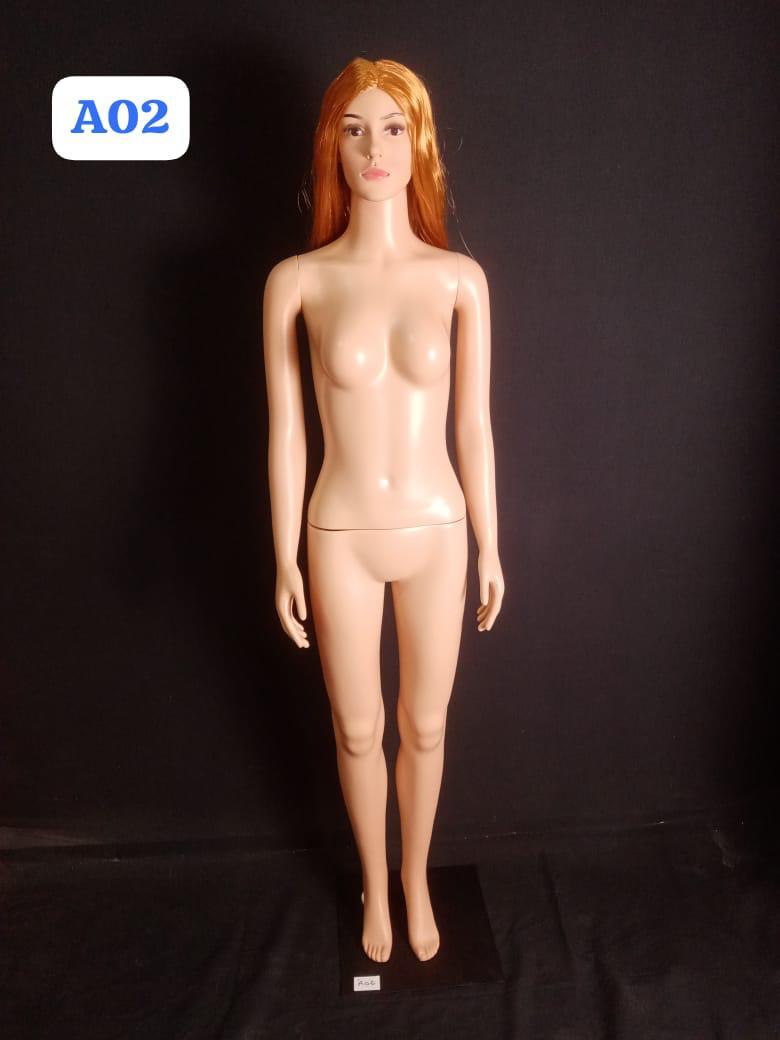 MANEQUIN FEMME AVEC CHEVEAUX PLASTIQUE SKIN SUPPORT METALIQUE A02