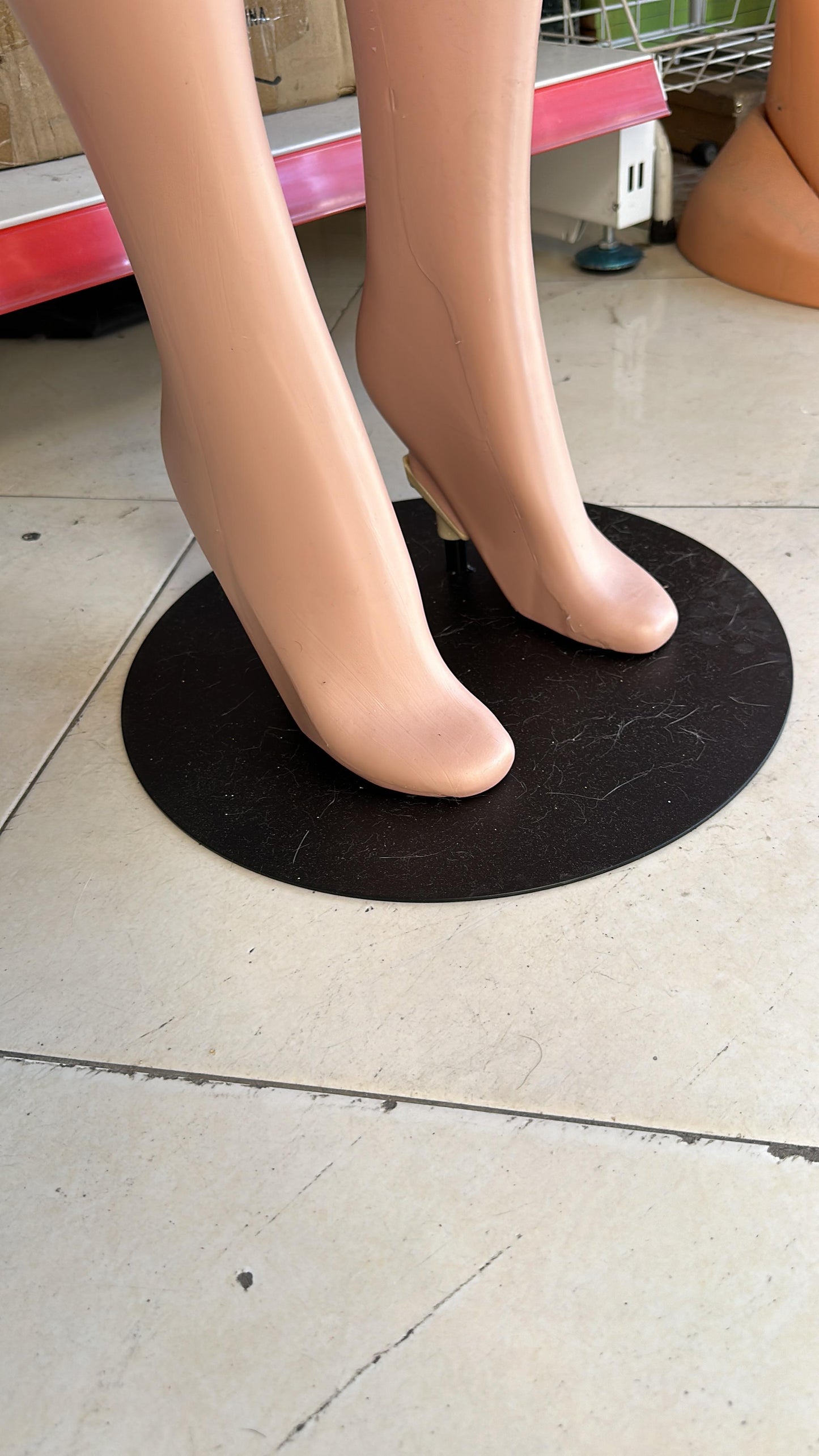 Mannequin Femme En Plastique Sans Tête Avec Support Métallique 04