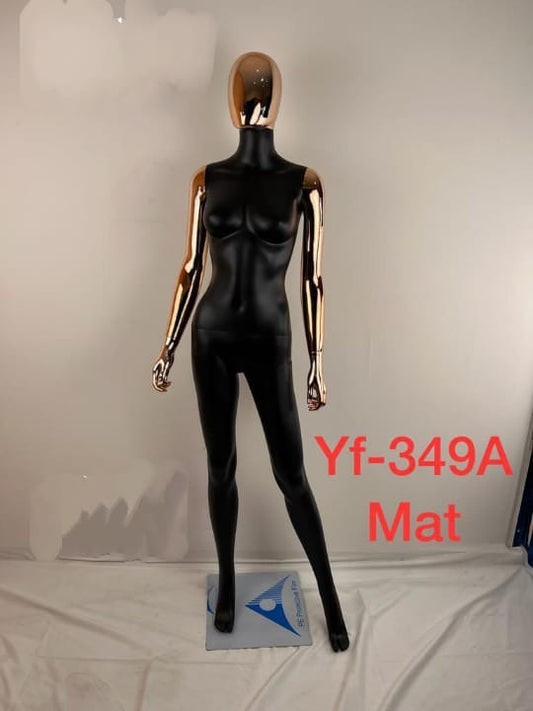 Mannequin femme en polyester noir MATTE, tête et main en rose gold , porte la taille S-M YF-349AMAT